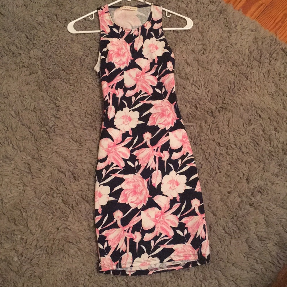 Bodycon dress with cut out back